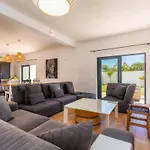 A Vida é Linda Villa