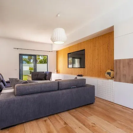 A Vida é Linda Villa *